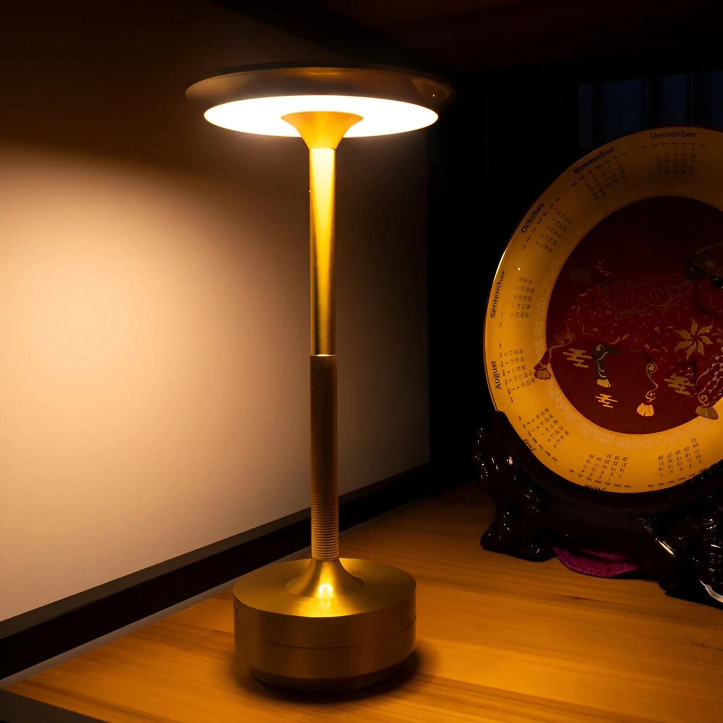 Slim Halo Iron LED Table Lamp